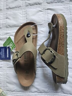 Size 38 Birkenstock Gizeh Big Buckle Thong Sandals in Olive Green